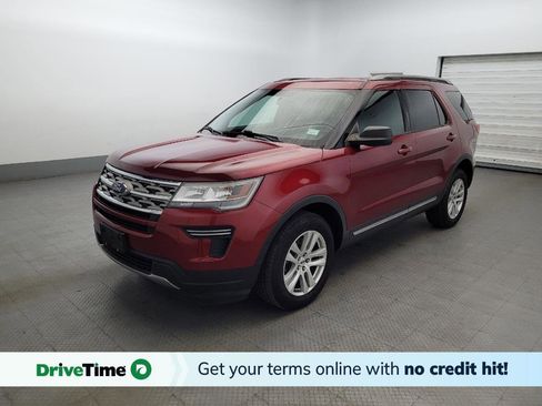 Used 2018 Ford Explorer XLT image 1