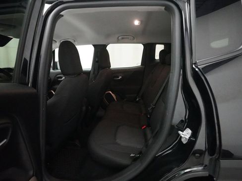 Used 2017 Jeep Renegade Latitude w/ Cold Weather Group AWD/4WD image 15