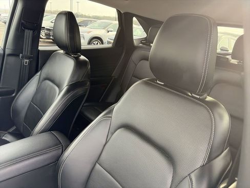 Used 2025 Ford Escape Platinum image 11