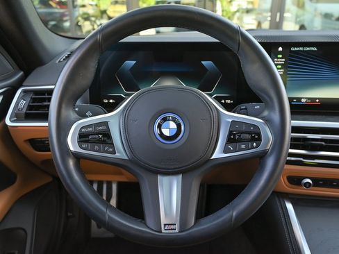 Used 2023 BMW i4 eDrive40 w/ M Sport Package image 18