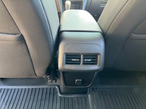 Used 2018 Chevrolet Equinox LT image 12