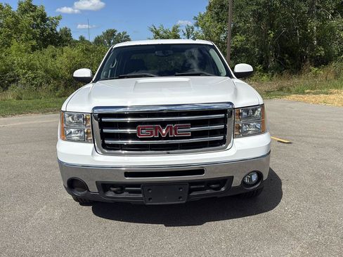 Used 2013 GMC Sierra 1500 SLT w/ SLT Convenience Package AWD/4WD image 2