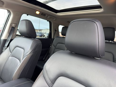 Certified 2025 Nissan Pathfinder SL w/ SL Premium Package image 27