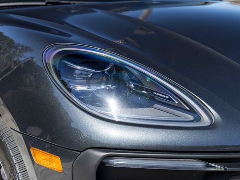 Certified 2023 Porsche Macan AWD/4WD image 15