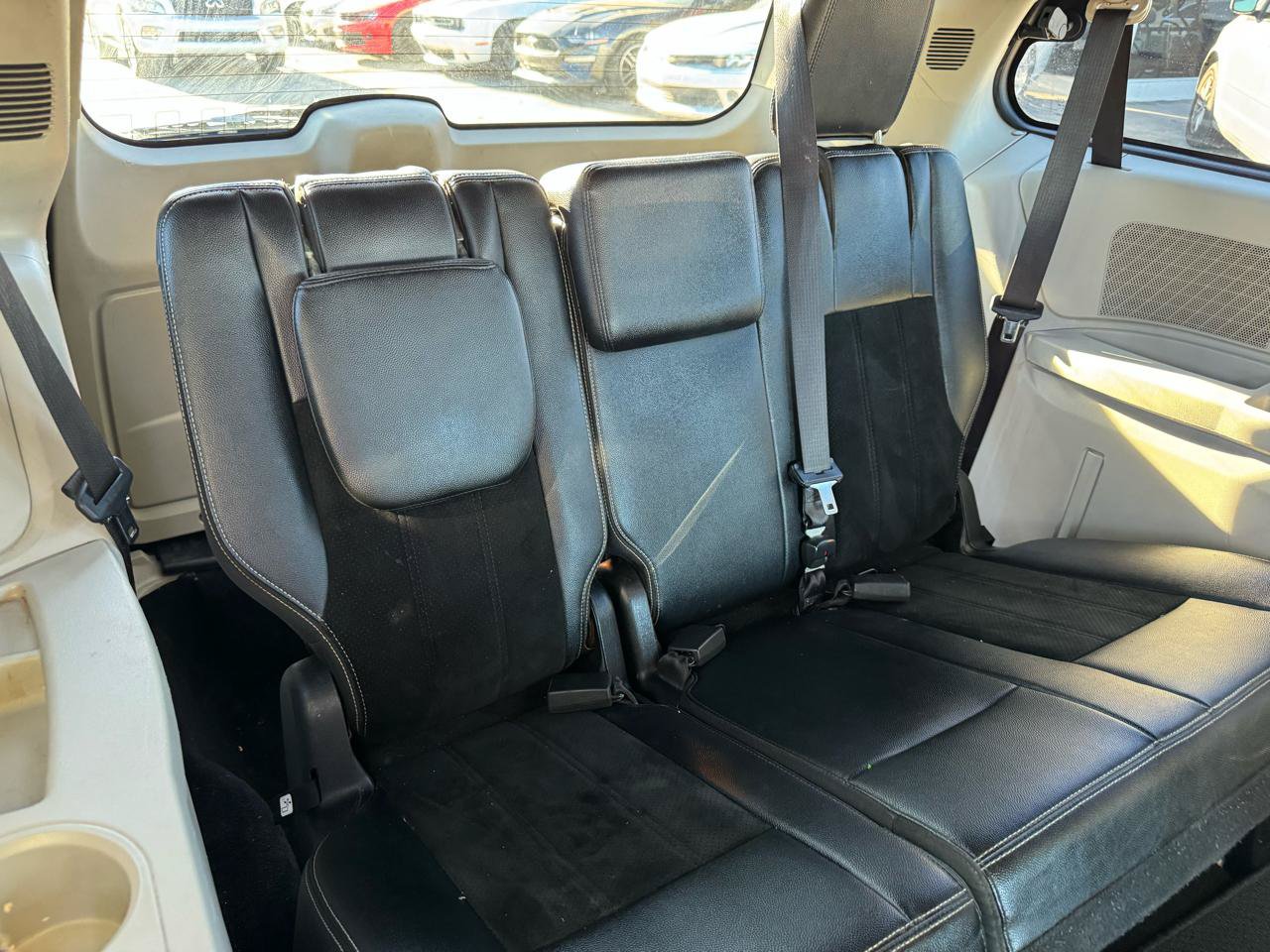 Used 2017 Dodge Grand Caravan SXT FWD image 11