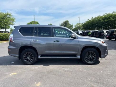 Used 2023 Lexus GX 460 Premium w/ Premium Package AWD/4WD image 10