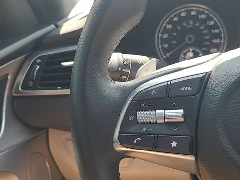 Used 2022 Genesis G70 2.0T w/ Prestige Package AWD/4WD image 18