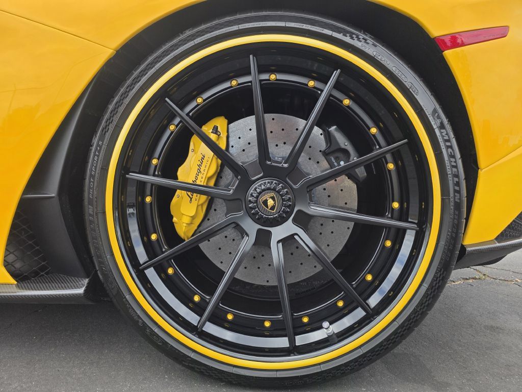 Used 2018 Lamborghini Aventador S AWD/4WD image 31