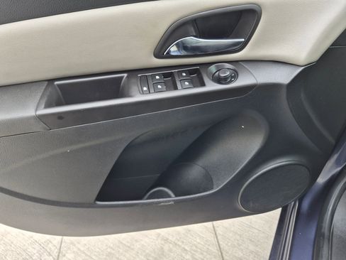 Used 2014 Chevrolet Cruze LT FWD image 13