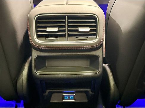 Used 2025 Mercedes-Benz GLE 53 AMG 4MATIC image 27