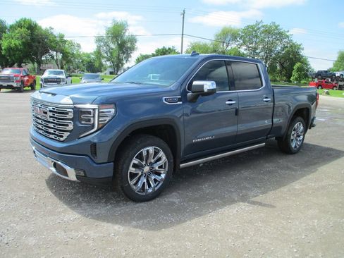 New 2026 GMC Sierra 1500 Denali w/ Denali Reserve Package AWD/4WD image 10