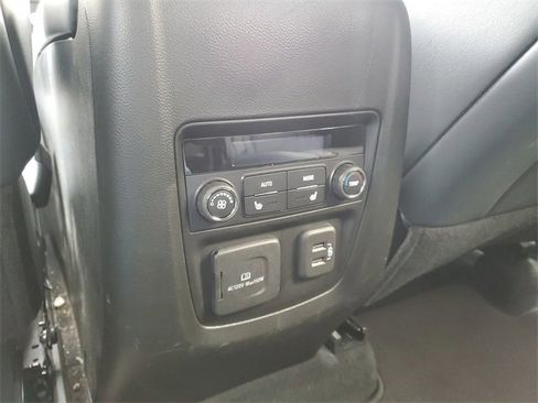 Used 2024 Buick Enclave Premium image 20