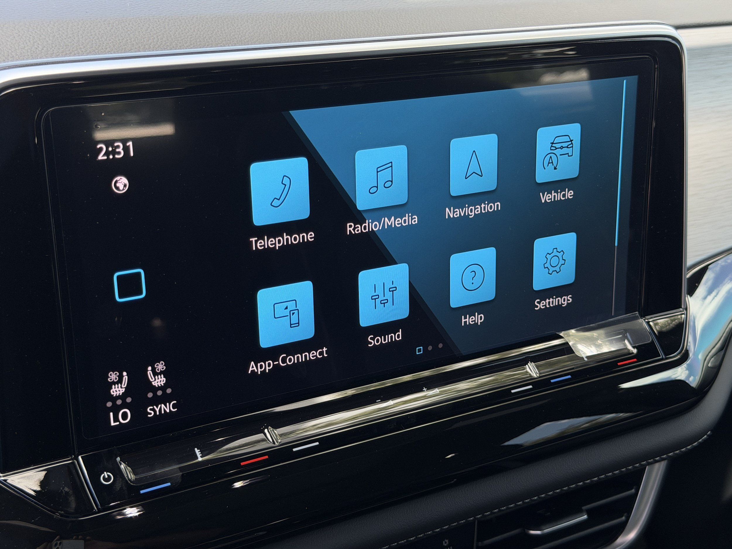 New 2026 Volkswagen Atlas Cross Sport SE FWD image 25