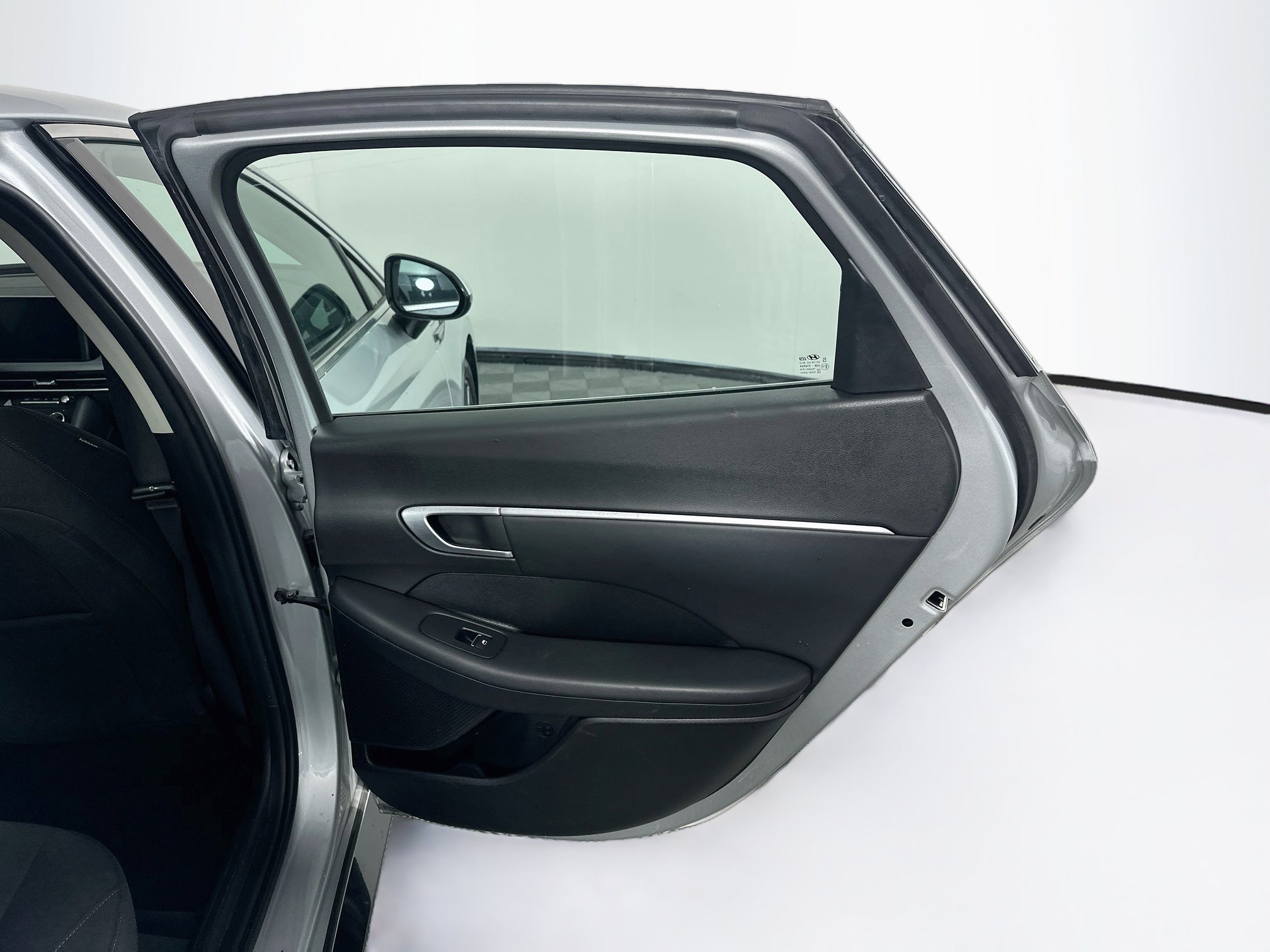 Used 2025 Hyundai Sonata SEL FWD image 30