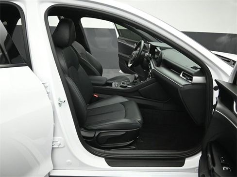 Used 2023 Kia K5 GT-Line image 31