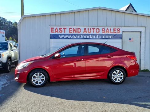 Used 2014 Hyundai Accent GLS image 2