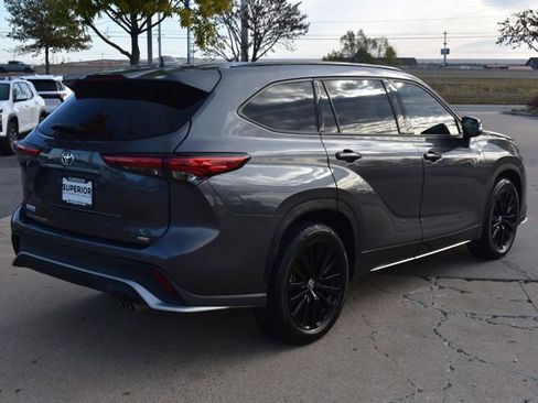 Used 2023 Toyota Highlander XSE image 5