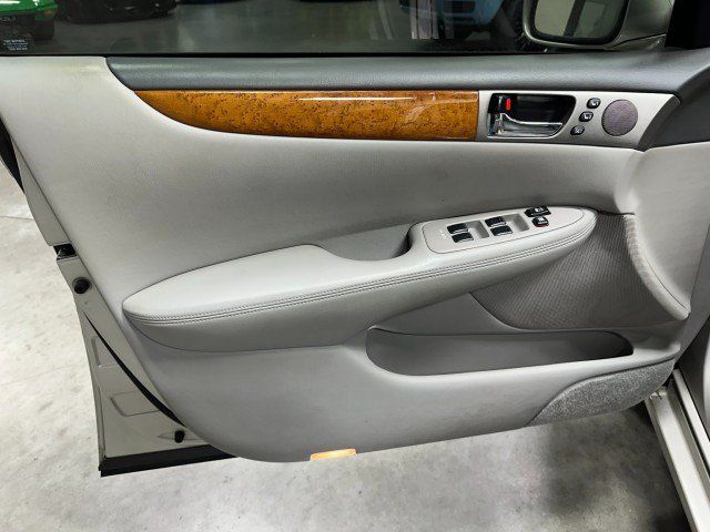 Used 2006 Lexus ES 330 w/ Preferred Accessory Pkg FWD image 25