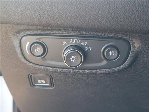 Used 2024 GMC Terrain SLT image 15