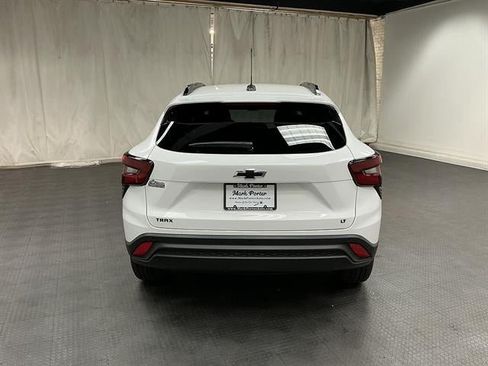 New 2026 Chevrolet Trax LT w/ Driver Confidence Package FWD image 4