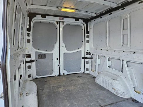 Used 2011 Mercedes-Benz Sprinter 2500 image 11