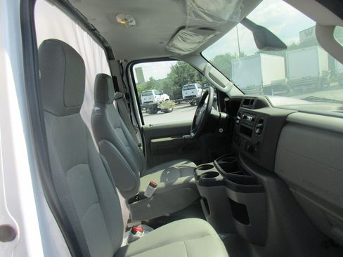 New 2024 Ford E-450 and Econoline 450 Super Duty w/ Driver's Safety Package image 12