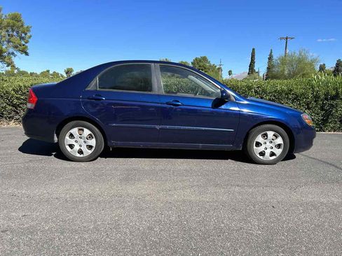 Used 2009 Kia Spectra EX image 5