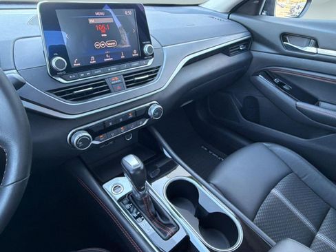 Used 2023 Nissan Altima 2.5 SR FWD image 22