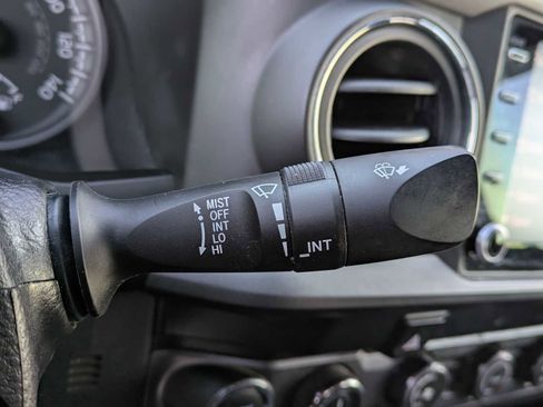 Used 2020 Toyota Tacoma TRD Off-Road image 24