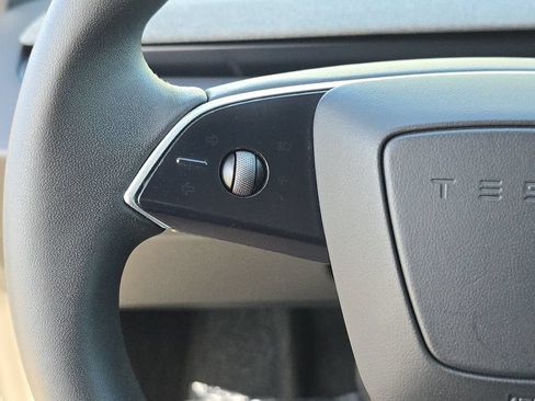 Used 2025 Tesla Model 3 Long Range AWD/4WD image 23