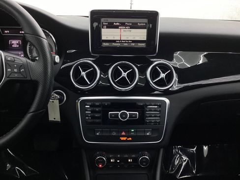 Used 2014 Mercedes-Benz CLA 250 4MATIC image 30