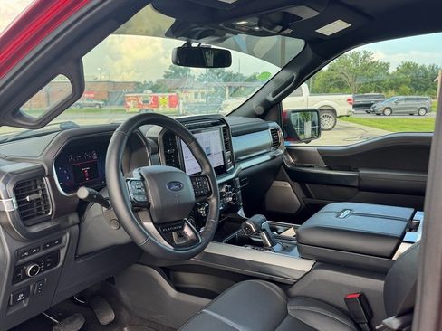 Used 2024 Ford F150 Platinum w/ FX4 Off-Road Package image 9