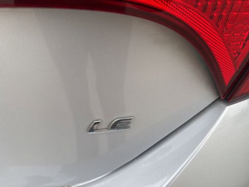 Used 2018 Toyota Corolla LE image 14