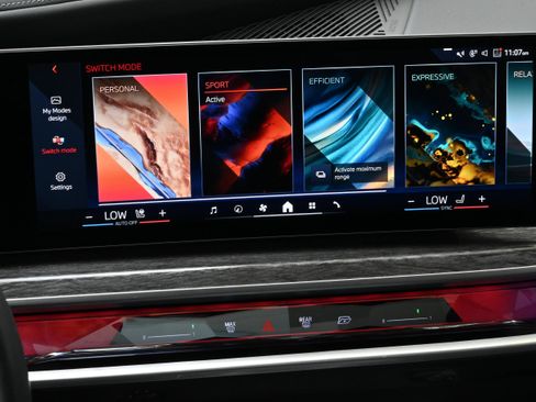 Certified 2024 BMW i7 eDrive50 w/ Executive Package RWD image 23