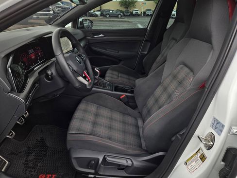 Used 2022 Volkswagen GTI SE FWD image 19