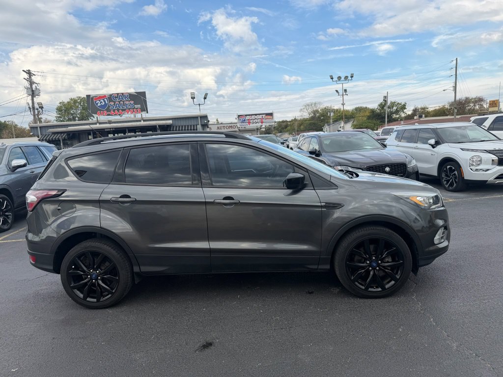 Used 2018 Ford Escape SE w/ SE Sport Appearance Package AWD/4WD image 5