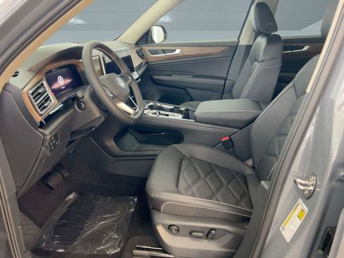 New 2026 Volkswagen Atlas SE image 5