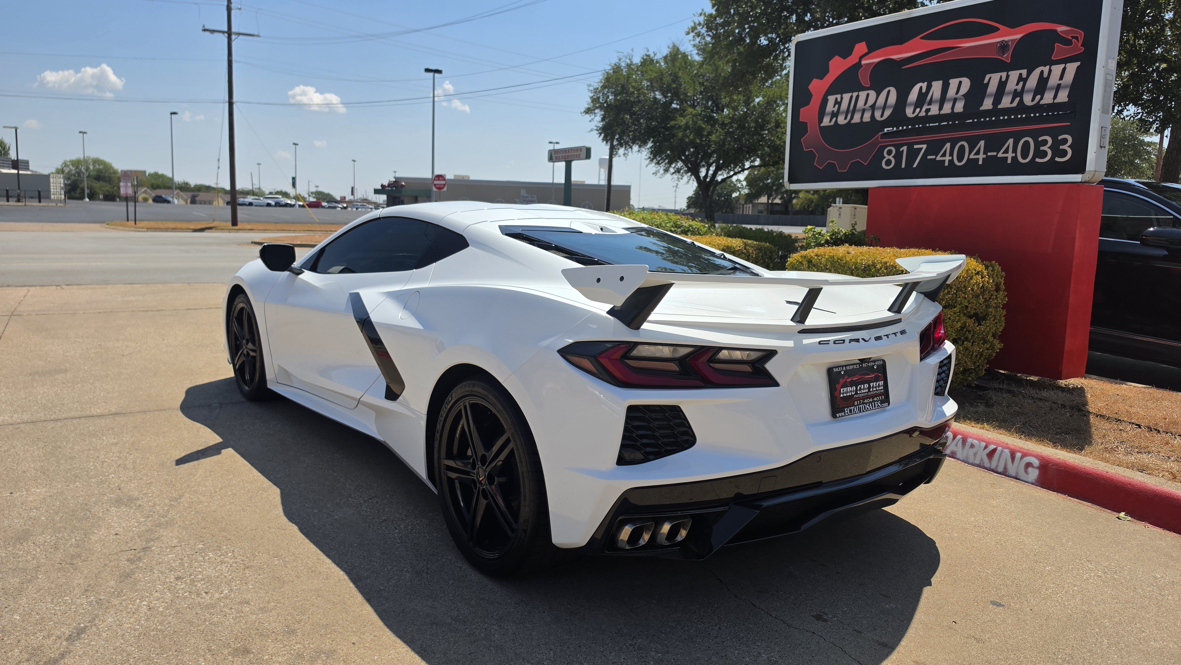 Used 2023 Chevrolet Corvette Stingray Preferred Cpe w/ Z51 Performance Package RWD image 3