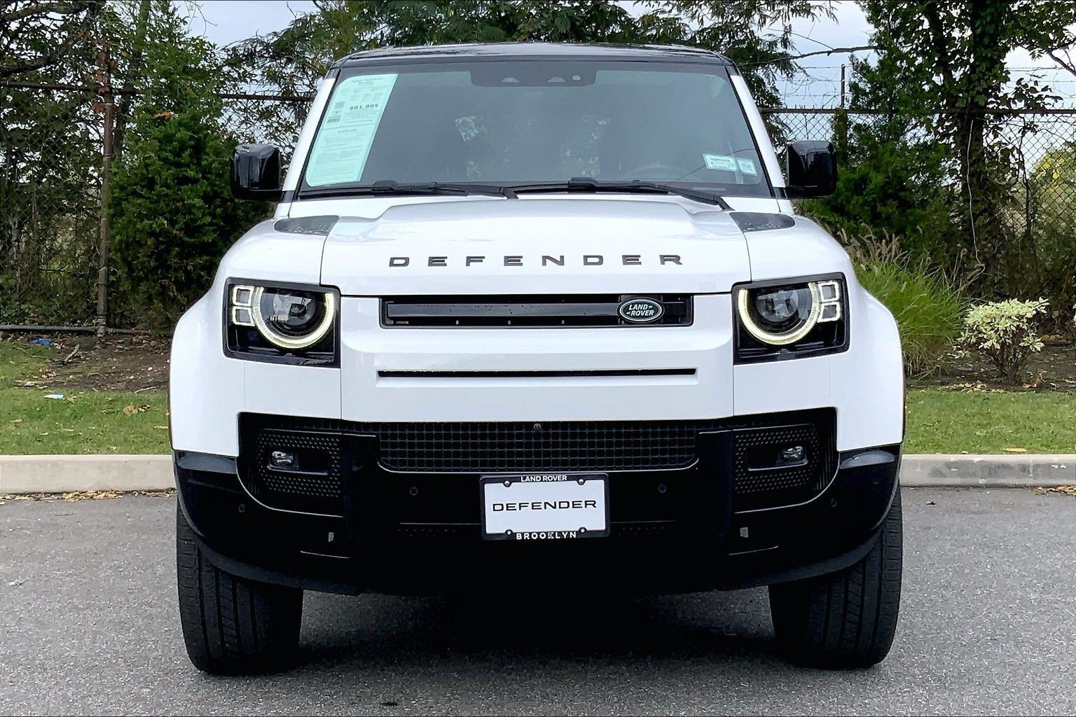 Certified 2024 Land Rover Defender 110 X-Dynamic SE AWD/4WD image 2