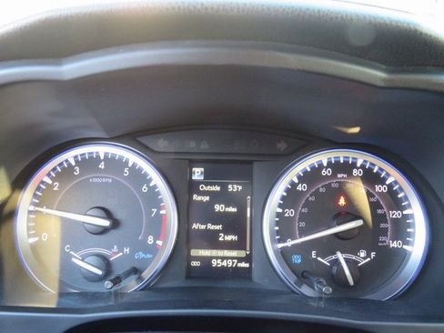 Used 2019 Toyota Highlander SE image 41