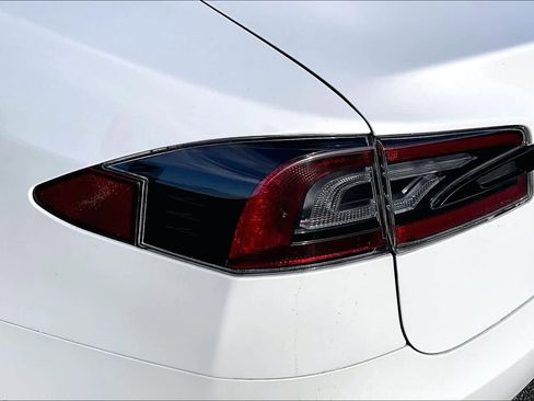 Used 2018 Tesla Model S 75D image 28