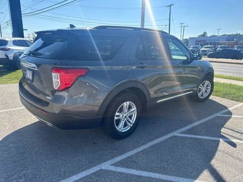 Used 2020 Ford Explorer XLT w/ Equipment Group 202A AWD/4WD image 2