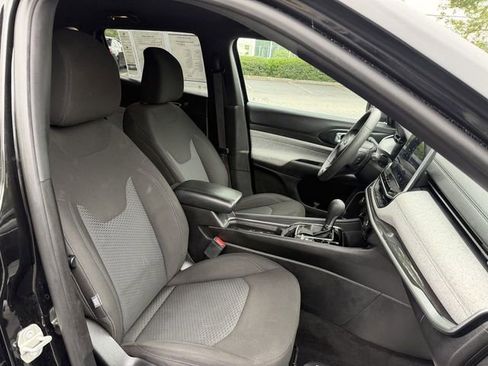 Used 2023 Jeep Compass Sport AWD/4WD image 34