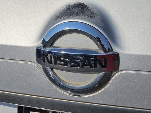 Used 2017 Nissan Rogue SV FWD image 28