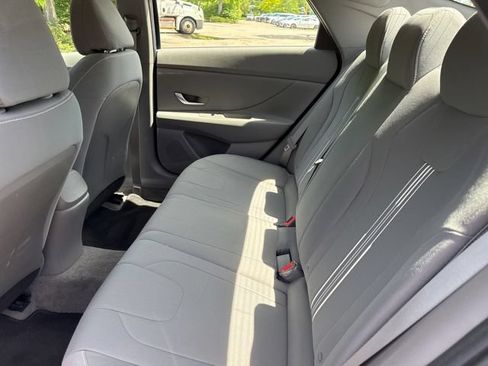 Used 2023 Hyundai Elantra SEL FWD image 16