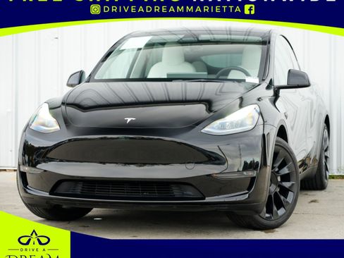 Used 2023 Tesla Model Y Long Range image 1