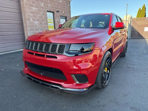 Used 2018 Jeep Grand Cherokee Trackhawk AWD/4WD image 5
