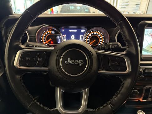 Used 2022 Jeep Wrangler Unlimited Sahara w/ Cold Weather Group AWD/4WD image 13