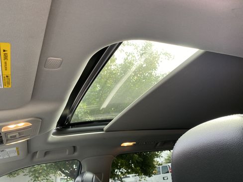 Used 2022 Toyota Highlander Platinum FWD image 34