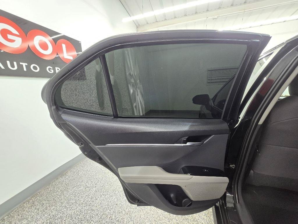 Used 2020 Toyota Camry LE FWD image 27